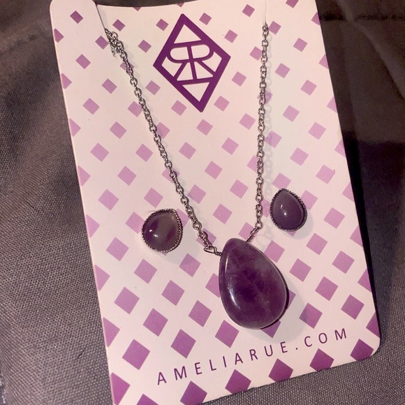 Amelia Rue Jewelry Set - Picture 1 of 2